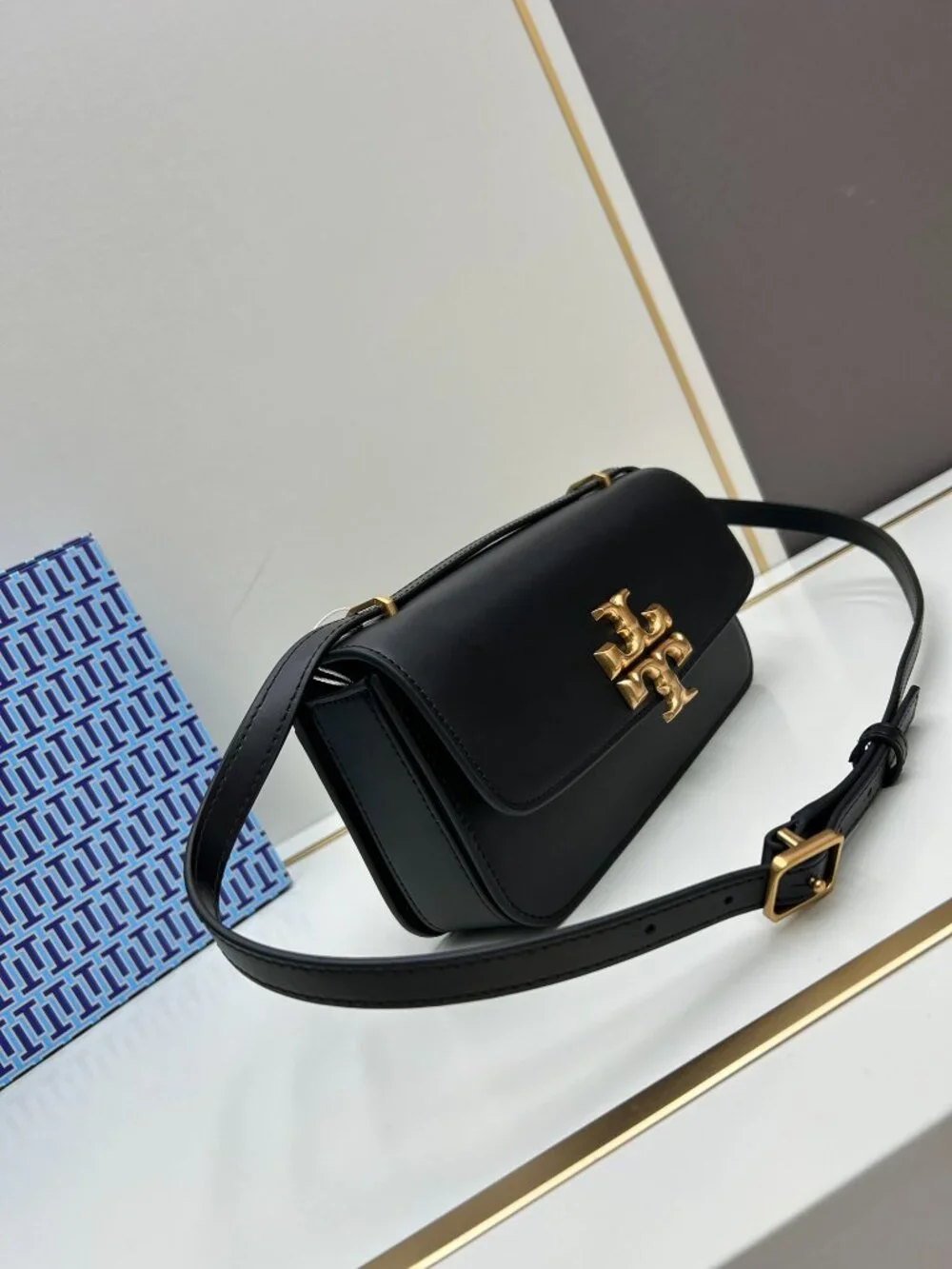 Tory Burch Eleanor Black Smooth Leather Shoulder Bag
